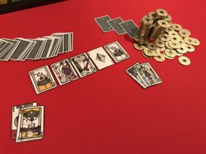 盆常のカードとゲームチップ