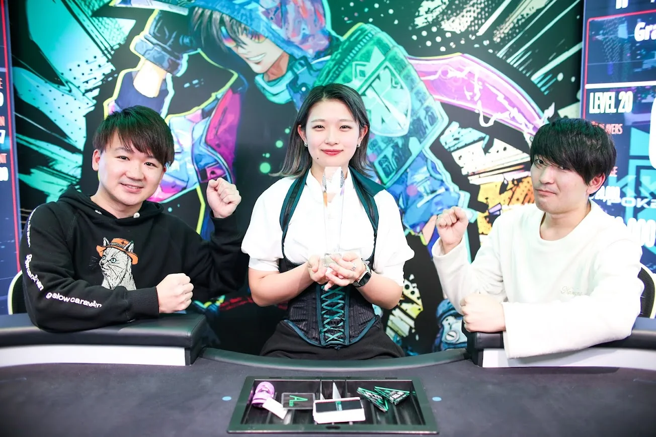 KKLIVE POKER 渋谷の店内でのポーカープレイ