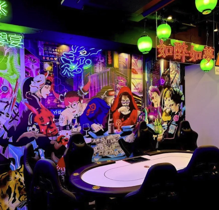 三軒茶屋店のポーカーテーブルと店内