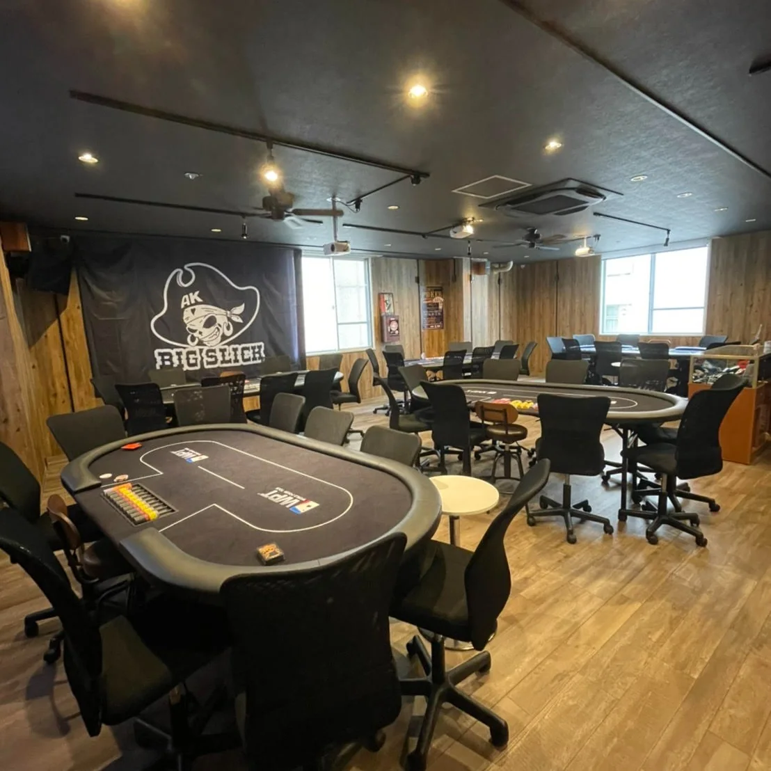 Amusement Casino Bar BIG SLICKのBIG SLICKの店内全景