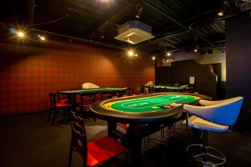 アミューズメントカジノバーKINGHIGHの公式HP掲載の店内・設備写真