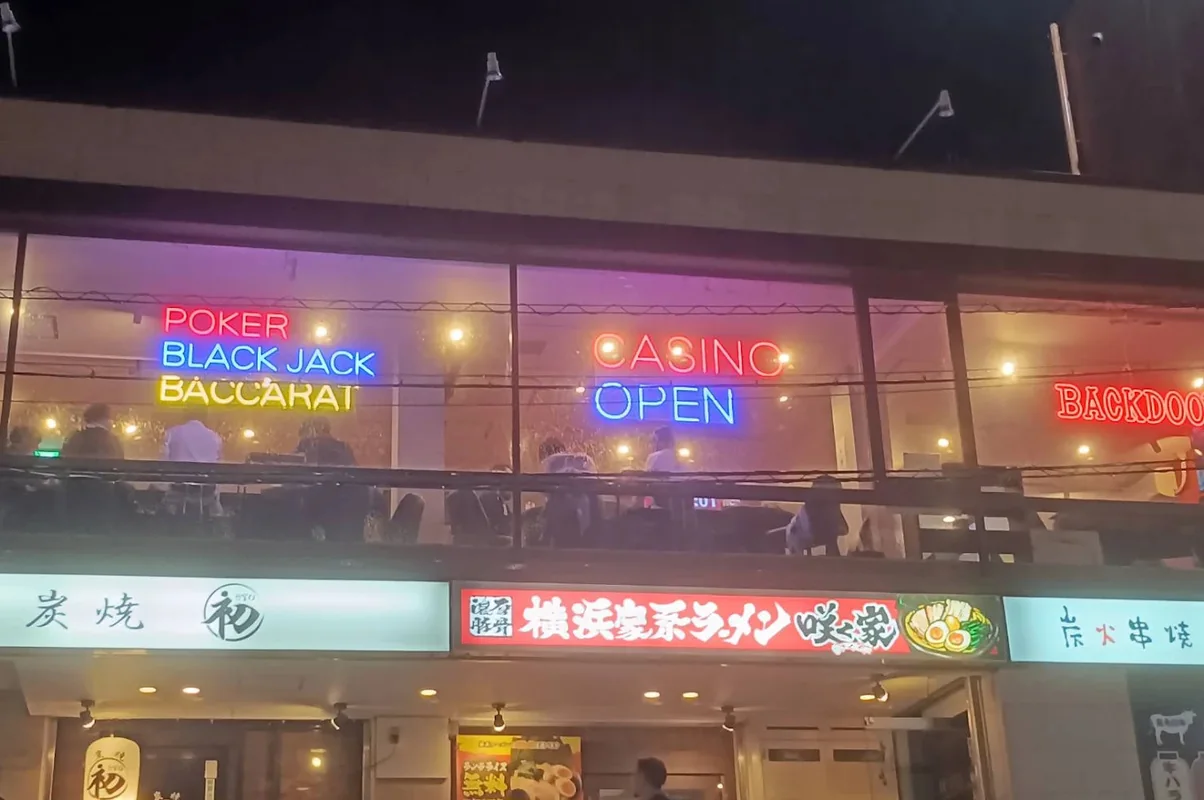 BACKDOOR石橋阪大前店の店内・ゲームの様子