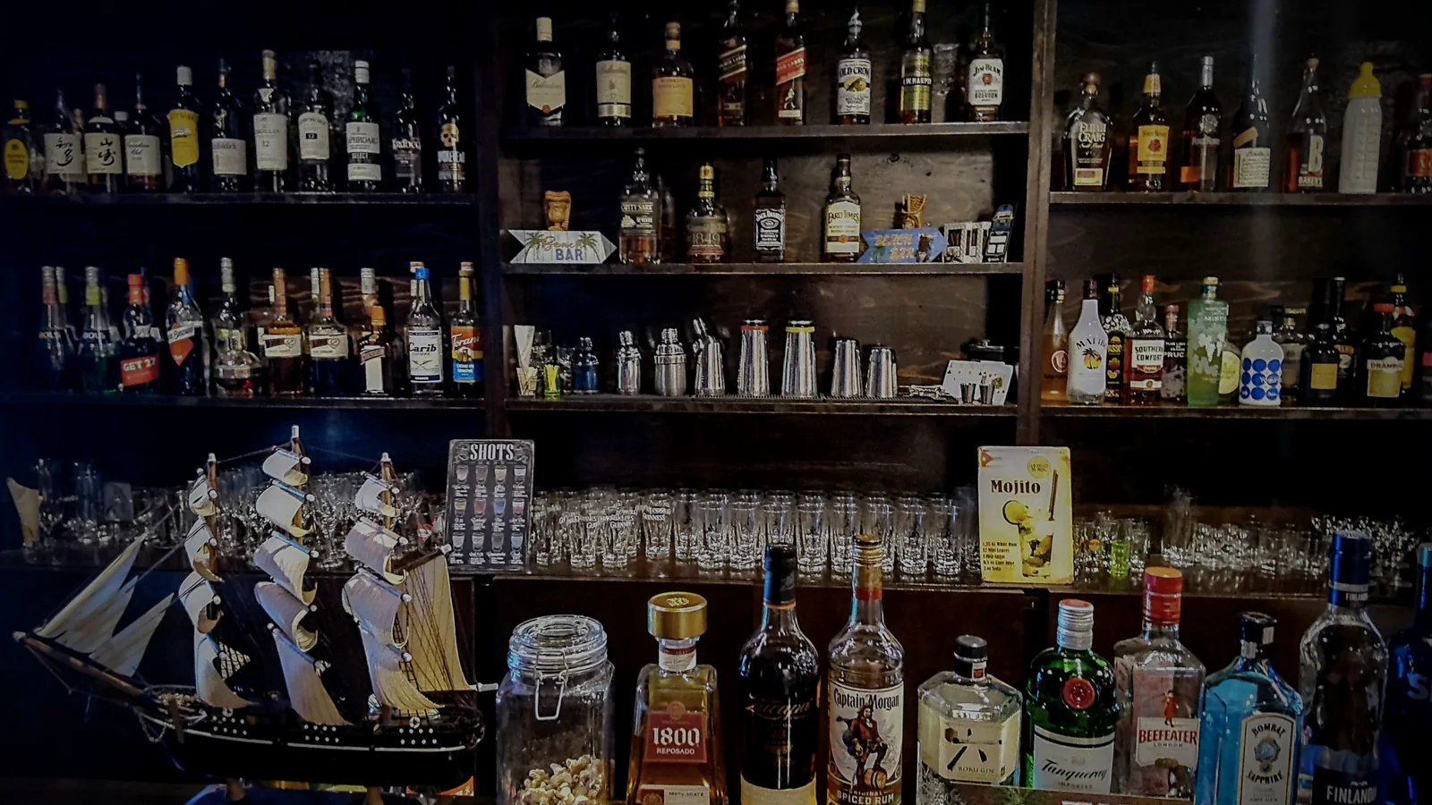Amusement Casino Bar BIG SLICKのBIG SLICKのバックバー