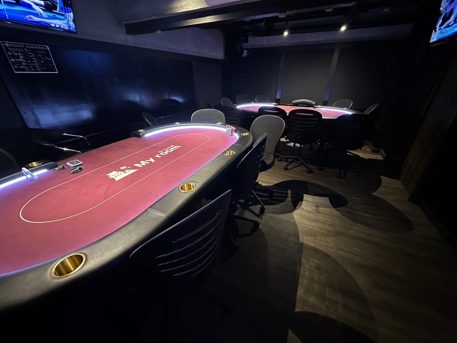 My room -小田原- ポーカースポットのポーカーテーブルと店内