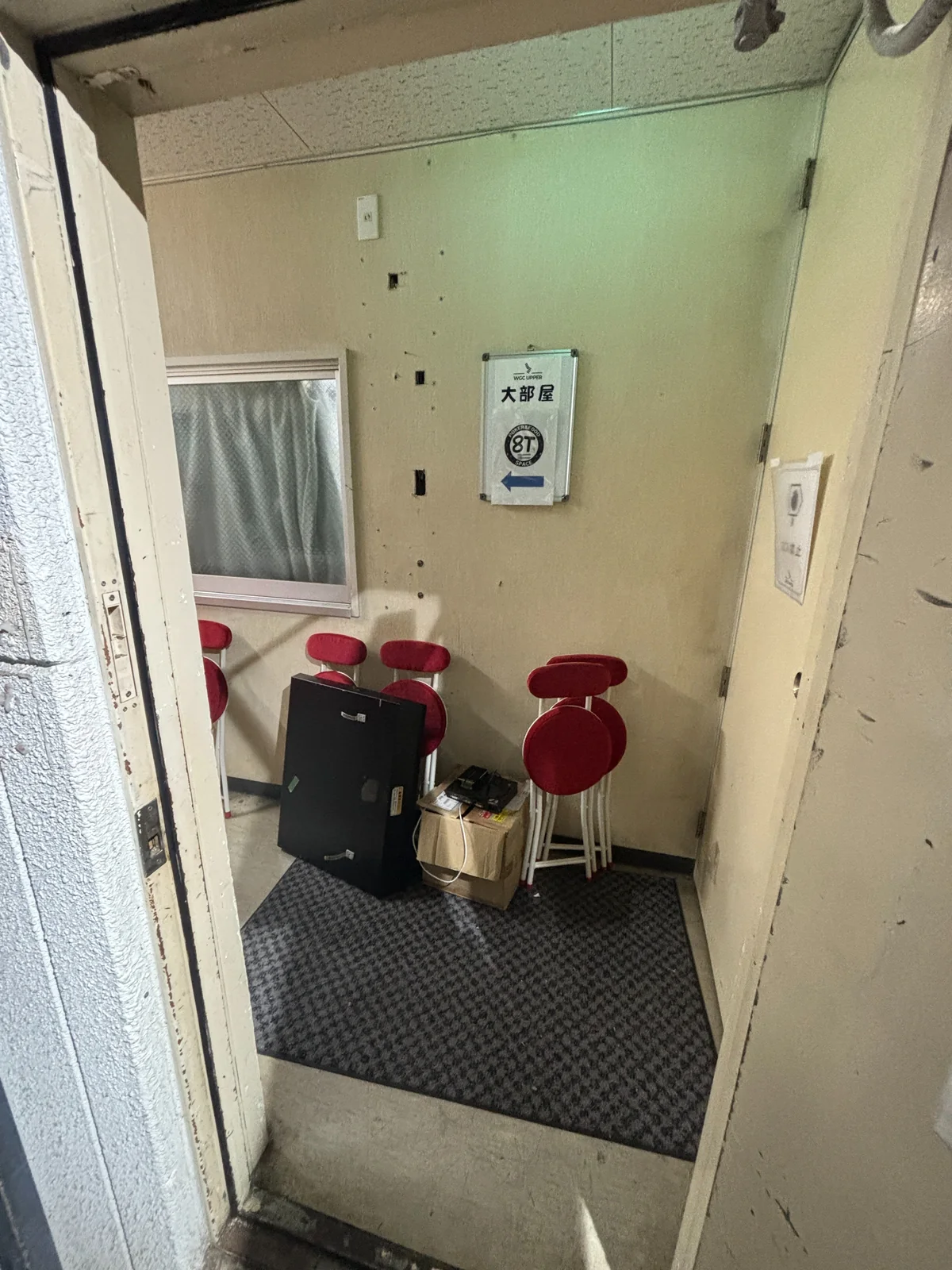 8Toの入口・通路
