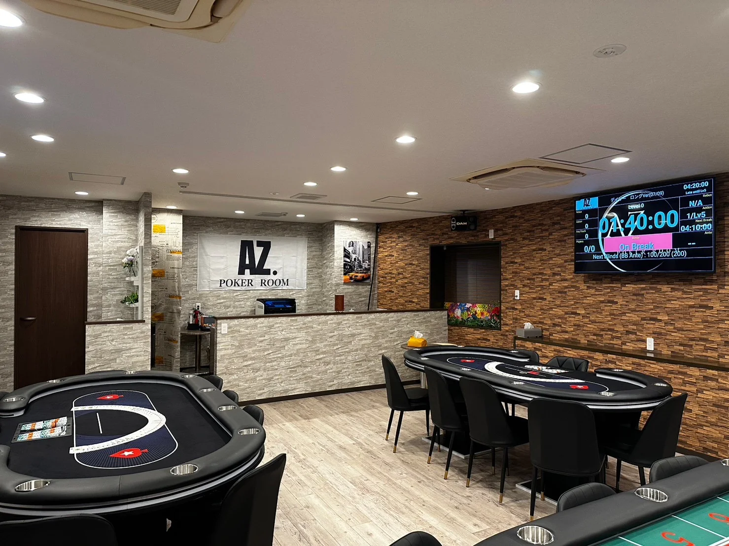 AZ POKER ROOM YOKOHAMAの横浜店のポーカーテーブル